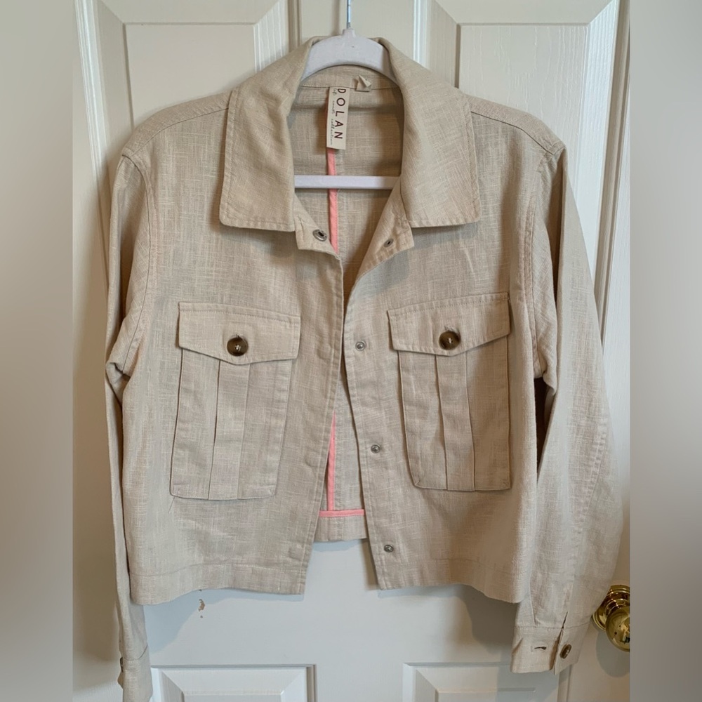 Anthropology Dolan jacket NWOT vs EUC. Size
S, linen blend, in an oatmeal color - Picture 5 of 9